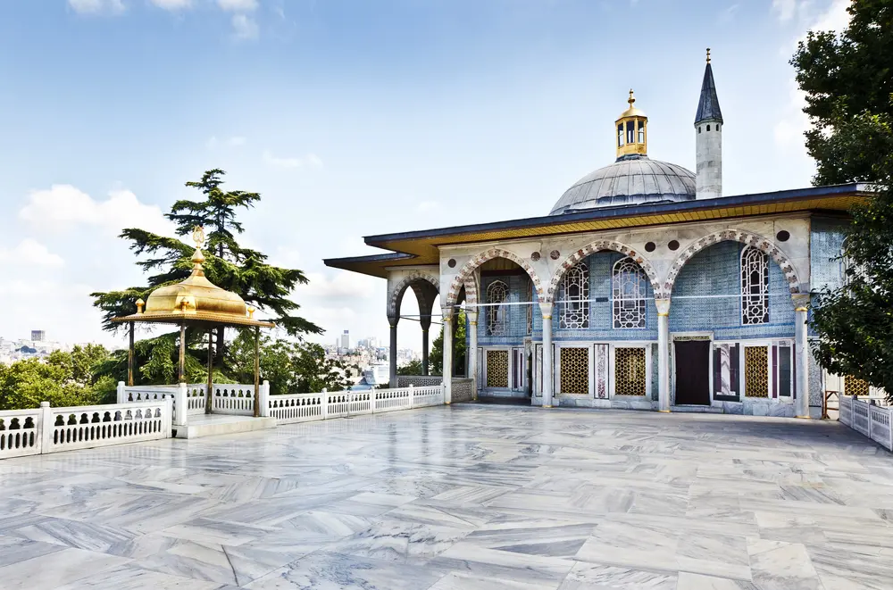 Kraliyet Sarayı